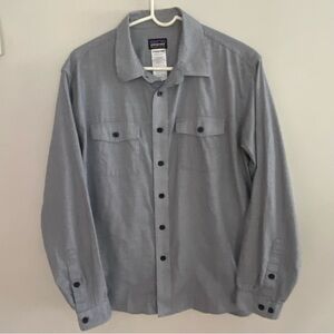 Patagonia long sleeve button down shirt M